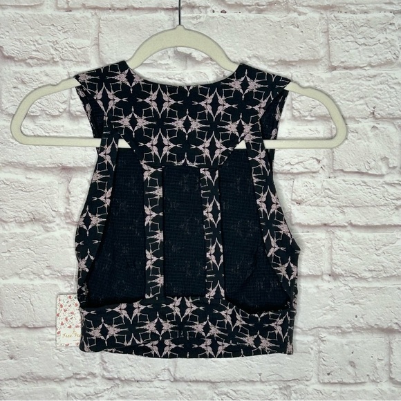 Free PeopleBack Cutout Crop Top NWT - Picture 4 of 9